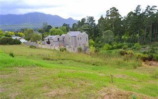 900 m² Land available in Heather Park