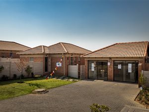 3 Bed House in Thatch Hill Estate