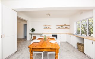 3 Bedroom Apartment in Wynberg