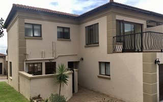 3 Bedroom Townhouse in Island View