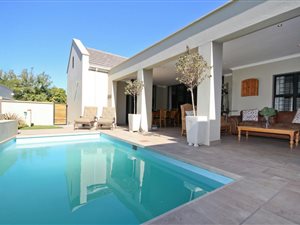 3 Bed House in La Concorde