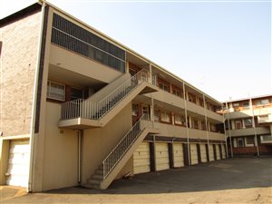 2 Bed Apartment in Vanderbijlpark CW1