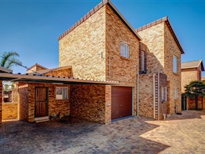 4 Bed Townhouse in Willowbrook
