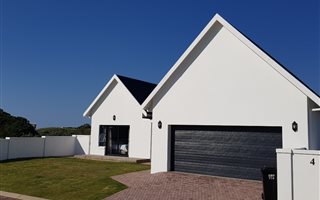 2 Bedroom House in St Francis Links
