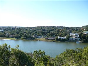 594 m² Land available in Kleinemonde