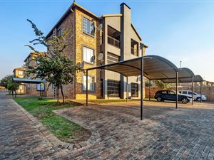 2 Bed Apartment in Wilgeheuwel
