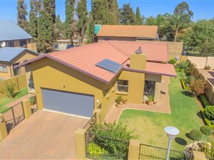 3 Bed House in Rietvalleirand