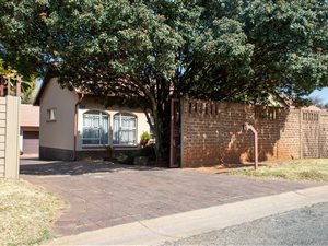 4 Bed House in Dalpark