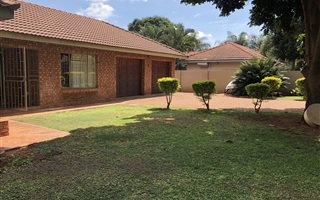 4 Bedroom House in Nylpark