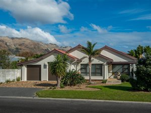 3 Bed House in Dobson