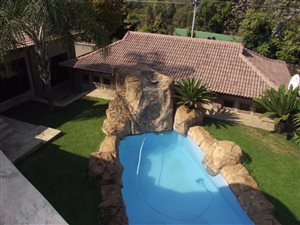 7 Bed House in Val de Grace