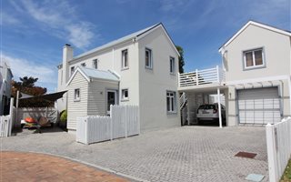 3 Bedroom Flat in Thesen Islands