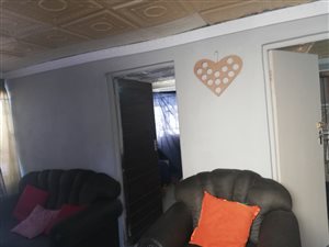 3 Bed House in Crossroads