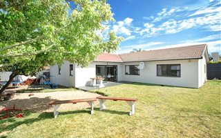 4 Bedroom House in Vredekloof