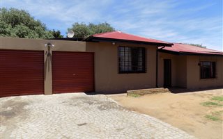 4 Bedroom Townhouse in Crown Gardens