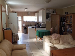 2 Bed Garden Cottage in Woodmere