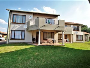 3 Bed Apartment in Mondeor