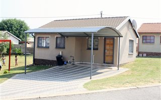 2 Bedroom House in Karino