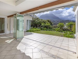 3 Bed House in Montclair