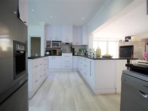 4 Bedroom House in Amanda Glen