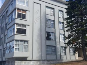 2 Bed Apartment in Humewood