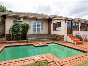 3 Bed House in Manor Gardens