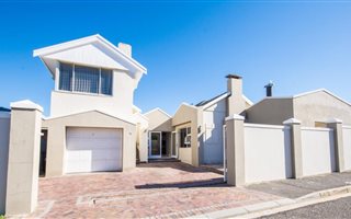 3 Bedroom House in Strand South