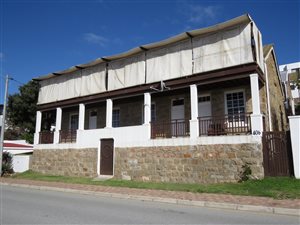 7 Bed House in Mossel Bay Central
