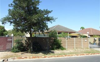 5 Bedroom House in Belmont Park