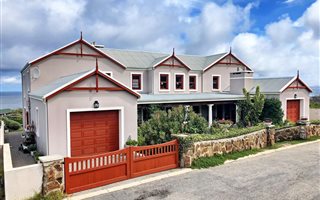 3 Bedroom House in Dwarswegstrand