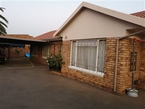 3 Bed House in Helikon Park