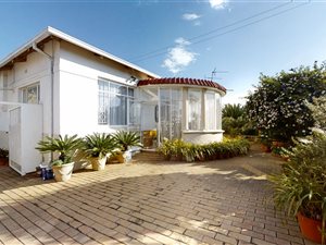 4 Bed House in Fishers Hill