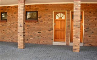 1 Bedroom Apartment in Bronkhorstspruit