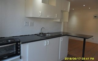 1 Bedroom Garden Cottage in Illiondale