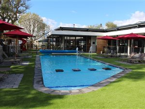 2 Bed Apartment in Paardevlei