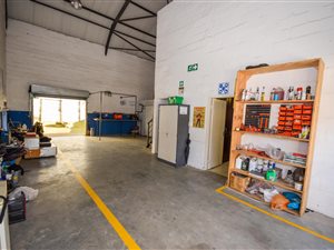 152 m² Industrial space in Durbanville Rural