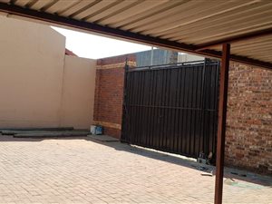 903 m² Commercial space in City and Suburban