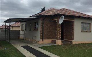 3 Bedroom House in Waterval East