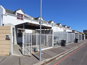 2 Bed Townhouse in Churchill Estate