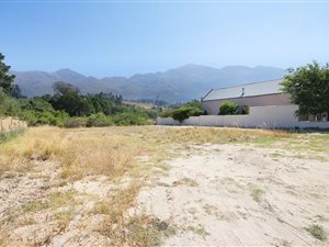 1052 m² Land available in Franschhoek
