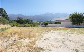 1052 m² Land available in Franschhoek