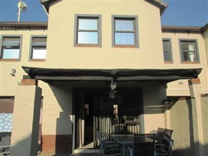 3 Bed Duplex in Brits Central