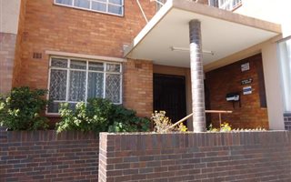 2 Bedroom Apartment in Springs Central