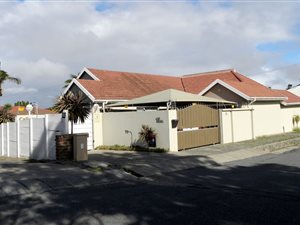 3 Bed Simplex in Nahoon