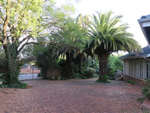 4 Bed House in Waterkloof Glen