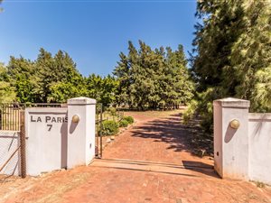 19.6 ha Farm in Paarl