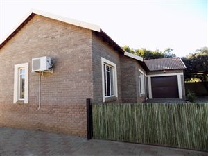 3 Bed Townhouse in Swartruggens