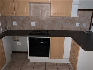 2 Bed Townhouse in Die Hoewes