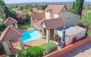 3 Bedroom Cluster in Bromhof