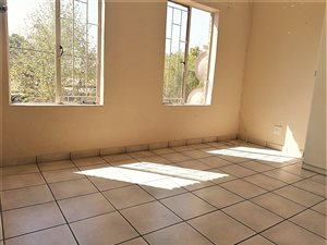 3 Bed Apartment in Hennopspark